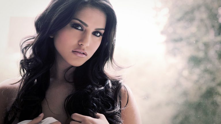 Sunny Leone, PETA India to donate 10,000 meals to Delhi migrant workers