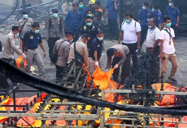 indonesian fireworks factory blaze kills many people