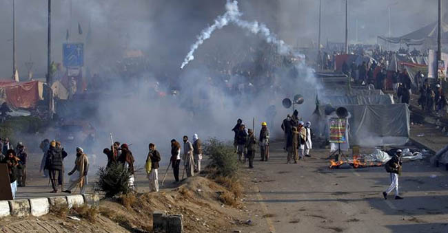 Pakistan TV Channels Go Off Air After Police Crackdown On Islamist Party Protests