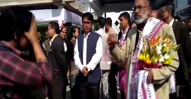 Woman Doctor lashes out at Union Minister KJ Alphons!