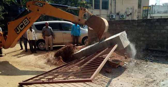 3,000 properties to be demolished in the Road-extension drive by GHMC!