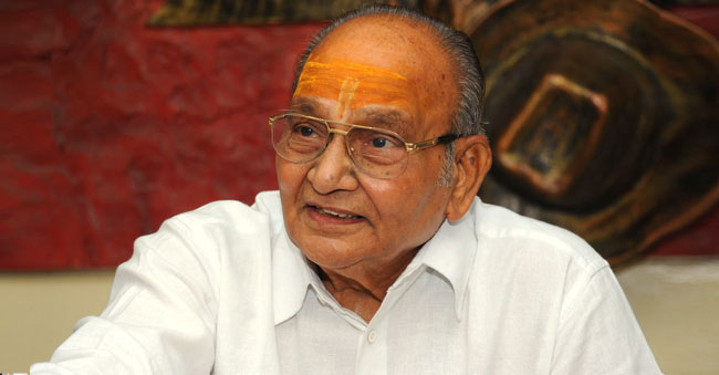 K Vishwanath missed Telugu Mahasabhalu to attend another award function!