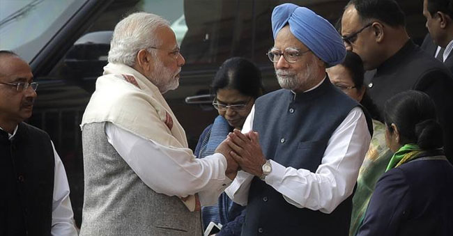 Prime Minister Modi shook hands with former PM Manmohan Singh after the war of words!!