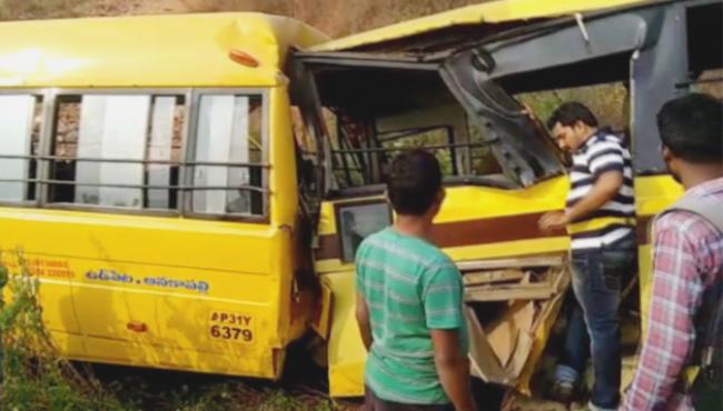 shocking accident in vishakhapatnam...30 students injured