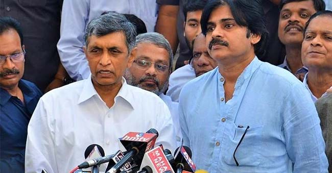 Pawan Kalyan unites with Jayaprakash Narayan to fight center