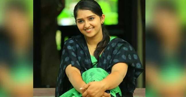 Rape attempt on Malayalam heroine in Train!