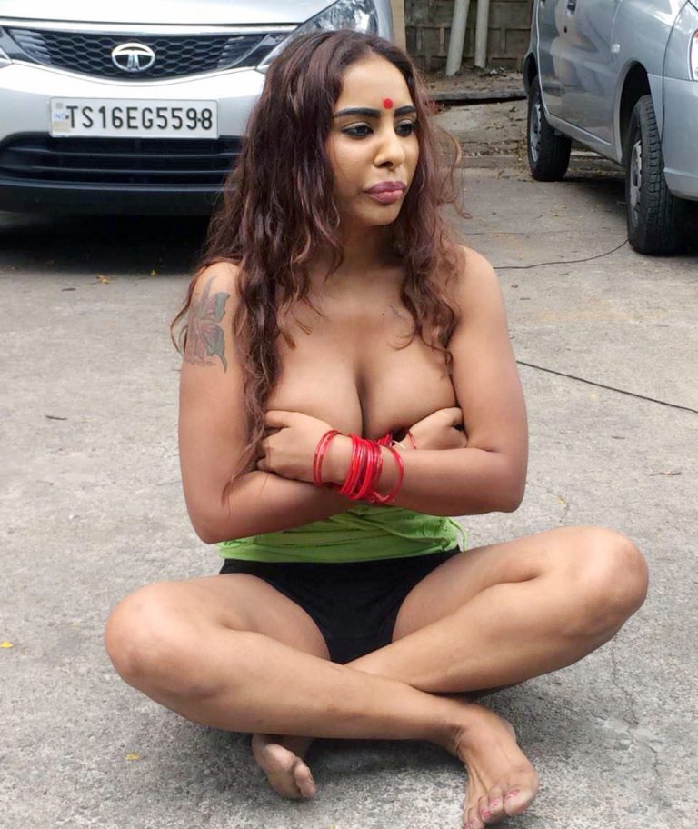 Police Arrest Sri Reddy, As She Protests Half Naked!!