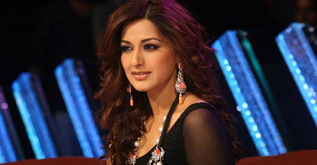 Sonali Bendre’s Medical Situation Leaves Her Fans In Vain