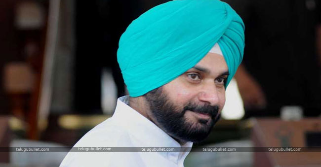 Netizens Fuming Fire On Sidhu For His Tweets