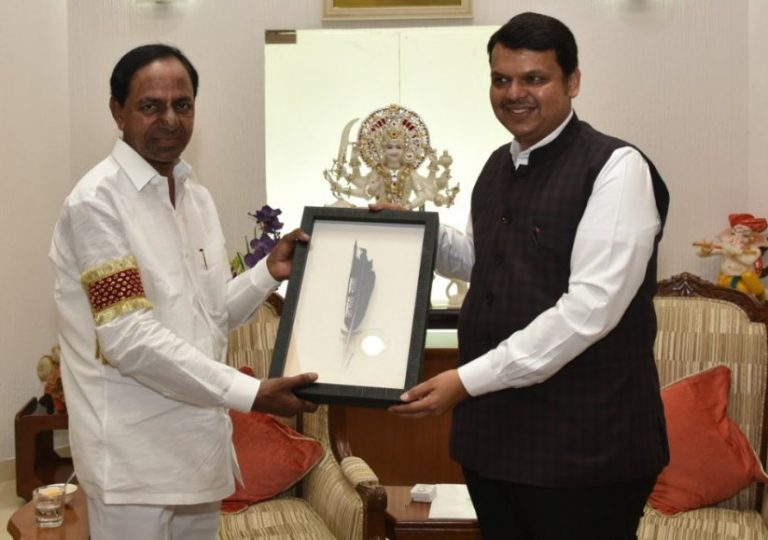 CM KCR met the CM of Maharashtra  Devendra Fadnavis