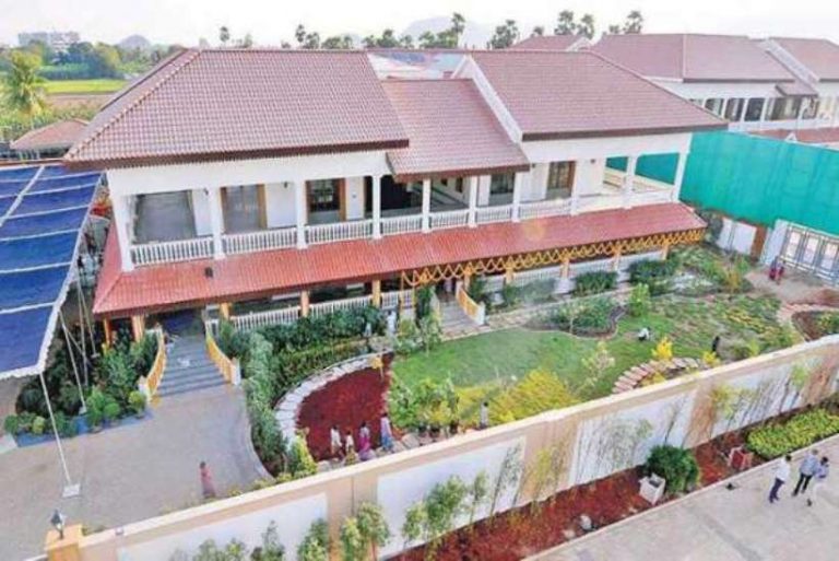 Amaravati: An old woman committed suicide at the CM camp office