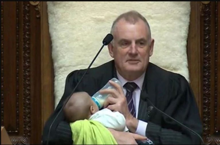 Newzealand: Speaker feeds the baby in parliament