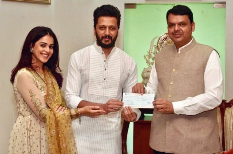Riteish and Genelia donate Rs.25 lakh for Maharashtra flood relief.