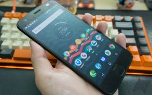 moto z2 force gets android pie, but on verizon