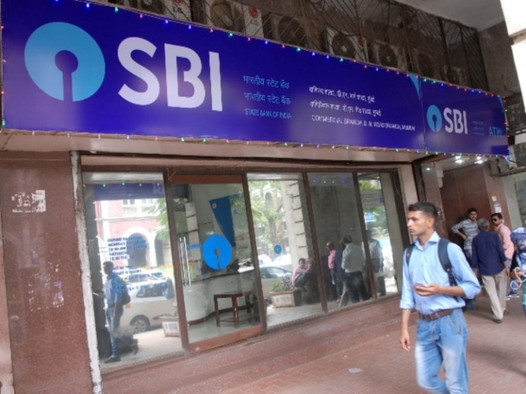 State Bank of India Cuts Savings Rate to 3.25%