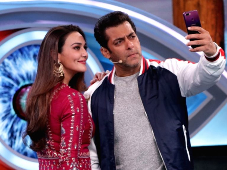 ‘Chulbul’ Salman Khan and ‘Chulbuli’ Preity Zinta Dress Up as Law Enforcers for Halloween