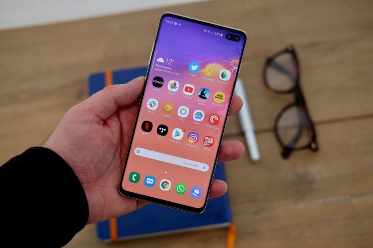 SAMSUNG WORKING ON FIXING A BUG IN THE GALAXY S10 THAT LETS ANYONE’S FINGERPRINT OPEN THE PHONE