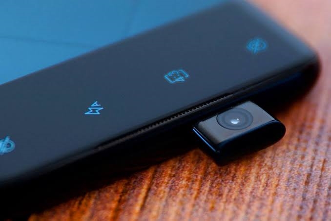 Moto One Hyper Pop-Up Selfie Camera Phone Expected to Launch on Dec 3