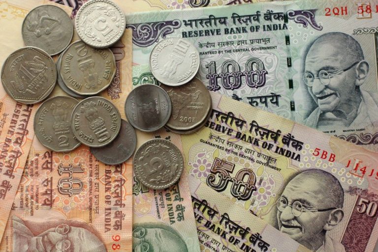 Rupee strengthens 22 paise as US, Iran seek to defuse crisis
