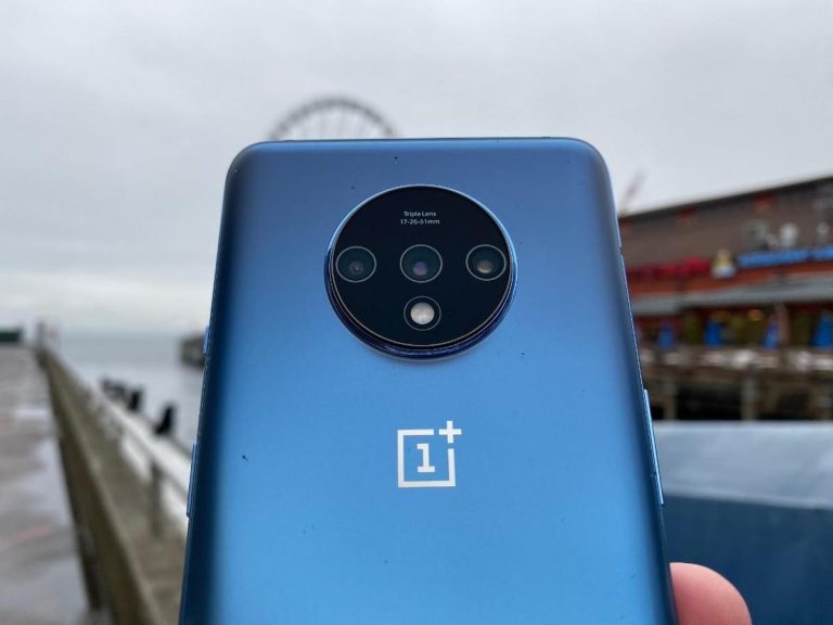 OnePlus 7T Receives OxygenOS Update with January 2020 Security Patch