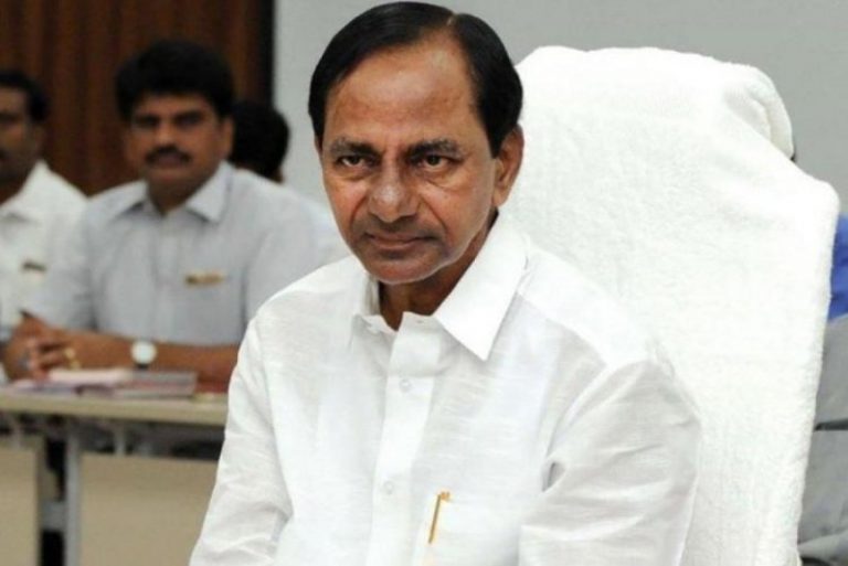 CM KCR held a review meeting with Health Minister
