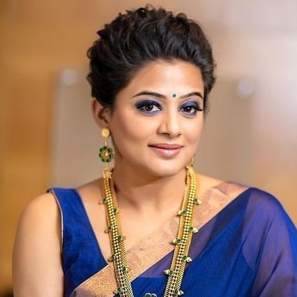 I’m interested to work with them :priyamani