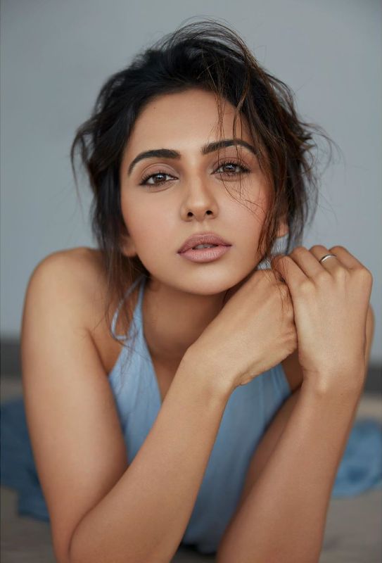 Rakul got a golden chance to give a comeback in Tollywood