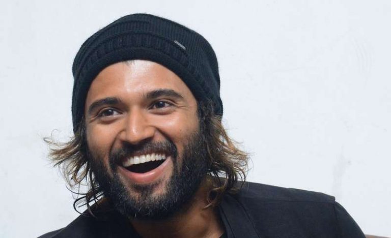 Vijay Deverakonda shown his appreciation for the work the police personnel