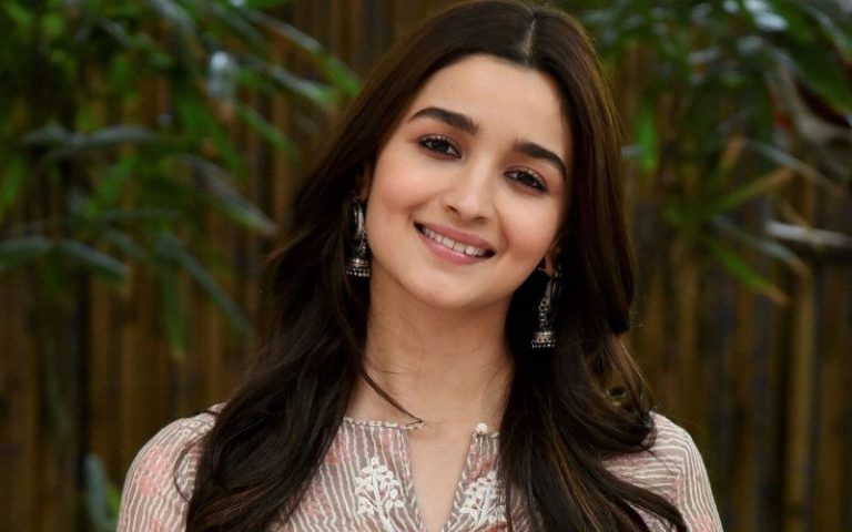 Netizens are unnecessariliy Trolling Alia Bhatt