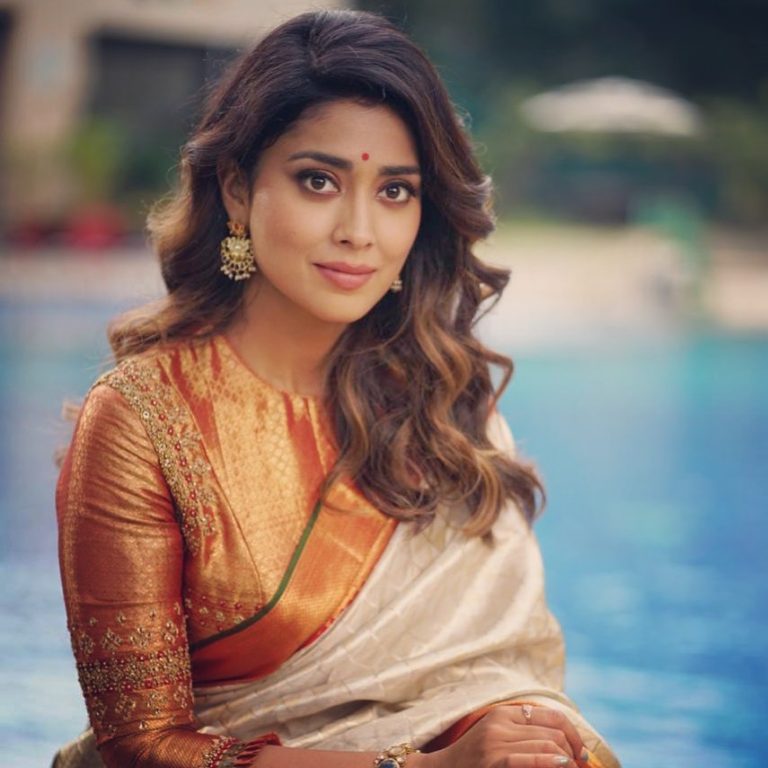 Shriya Saran activity to help Covid-19 people