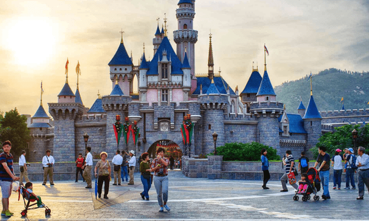 Hong Kong Disneyland reopens after 6 months