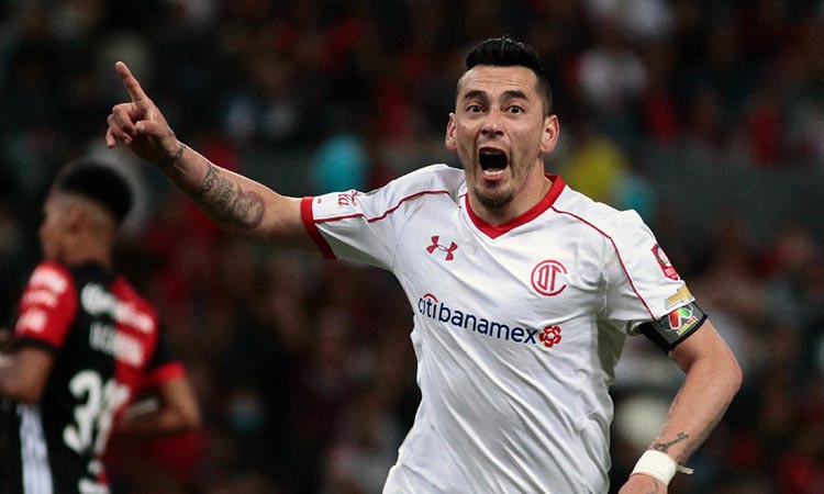 Argentinian midfielder Rubens Sambueza leaves Pachuca