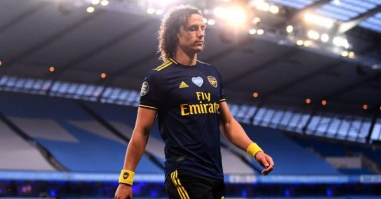 Veteran defender David Luiz has signed a new one-year deal with Arsenal