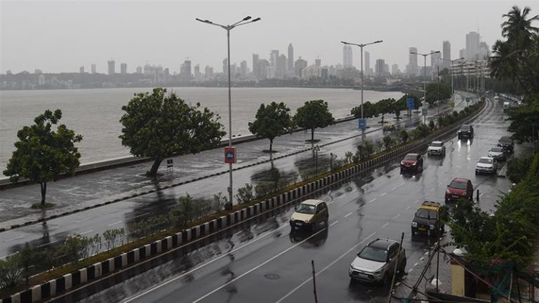 No one is allowed to come out in Mumbai