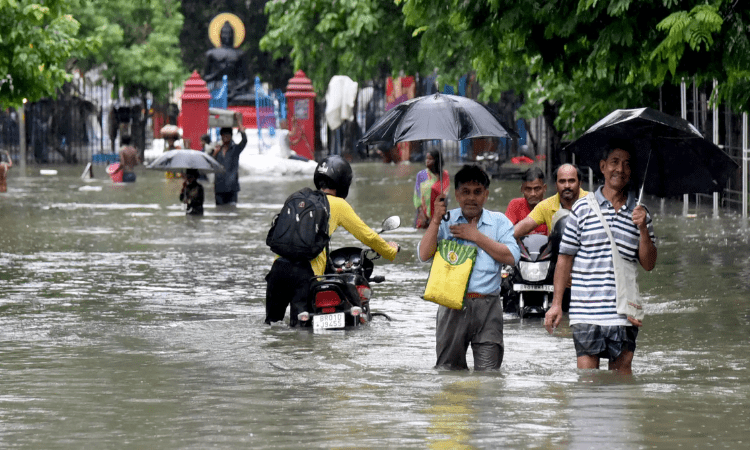 Kohli, Anushka pledge to help people hit by floods in Assam, Bihar