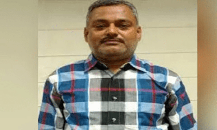 Vikas Dubey flees Faridabad hotel, 3 aides nabbed (Ld)