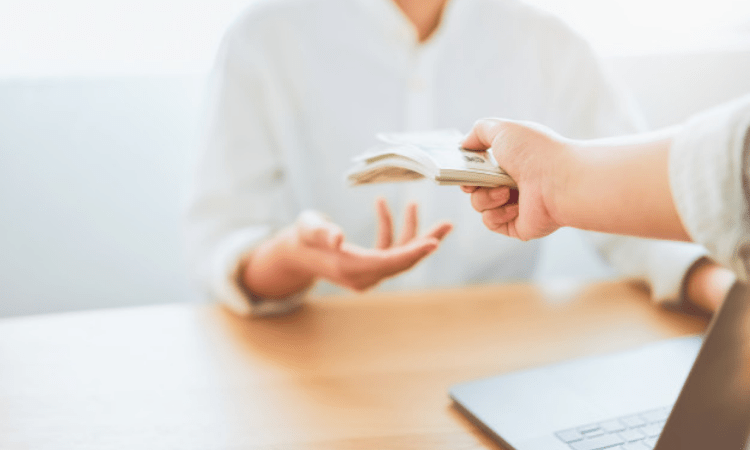 Teachers protest non-payment of salaries in DU colleges