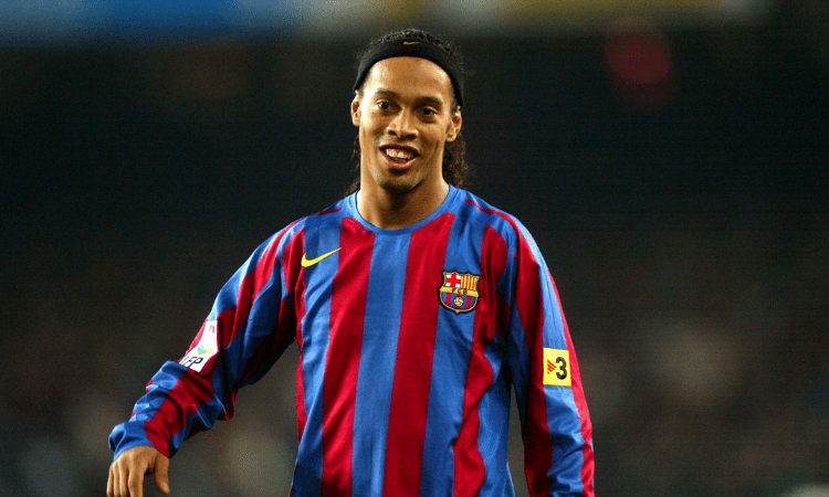 Ronaldinho returns to Brazil after house arrest in Paraguay