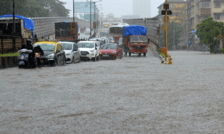 Several areas waterlogged after heavy rain lashes Delhi-NCR