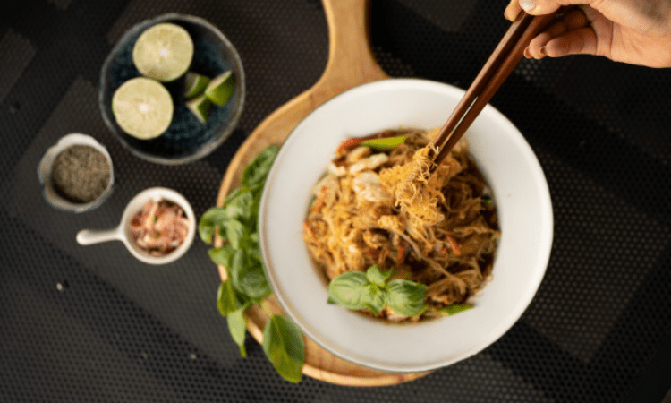 Health benefits of red rice noodles