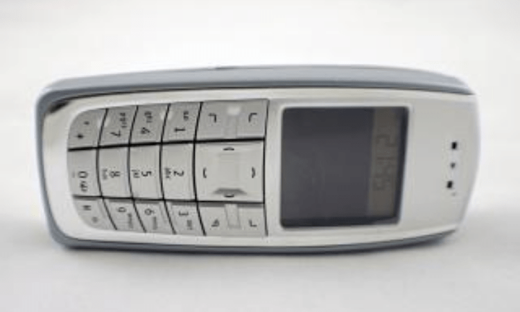 Unbreakable Nokia 3310 turns 20, fans nostalgic