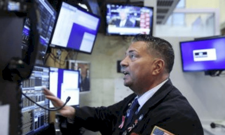 Dow drops over 400 points amid stimulus talks, coronavirus concerns