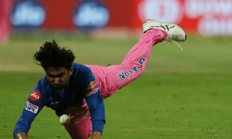 IPL: Chasing totals the way forward as dew hurts defence