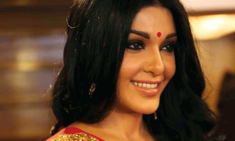 Koena Mitra alleges Twitter is shadow banning her for her opinions