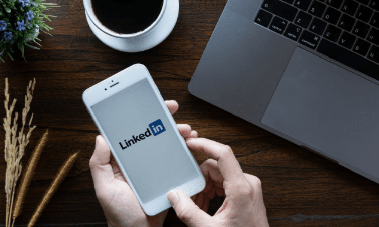 LinkedIn launches disappearing ‘Stories’ feature in India