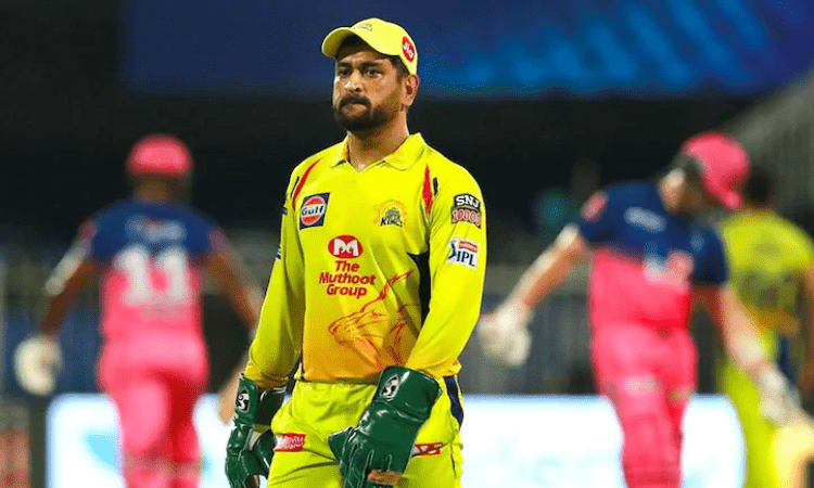 The batsmen let the bowlers down: Dhoni