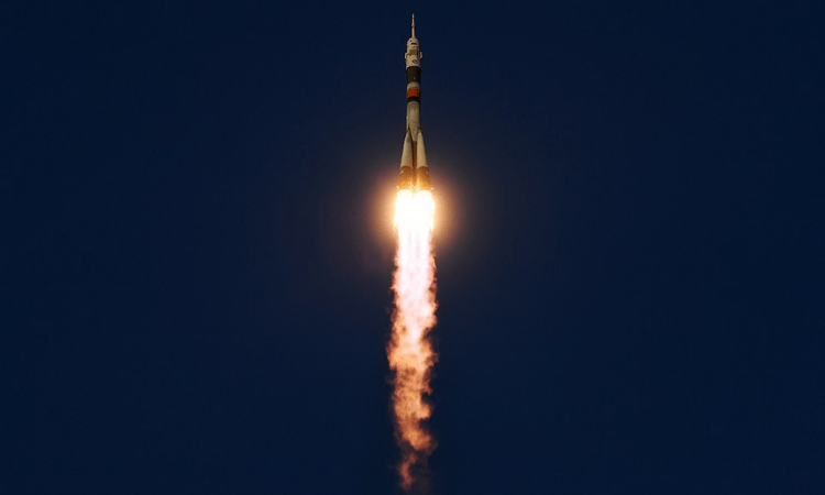 Soyuz rocket launches 3 astronauts to space station