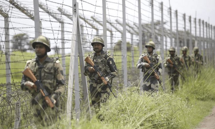 Army foils Pak infiltration bid, amid ceasefire violations along LoC