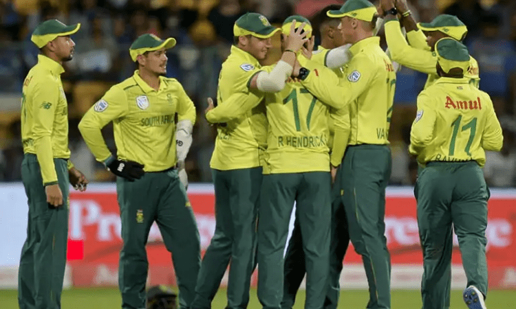 SA cricketer tests positive for Covid-19 ahead of England series