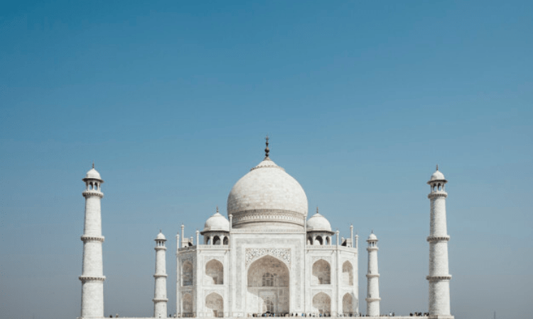 Agra Mayor seeks removal of cap on number of visitors to Taj